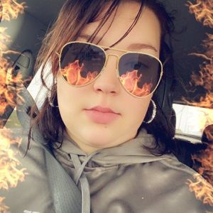 Meet your Posher, Kelsey